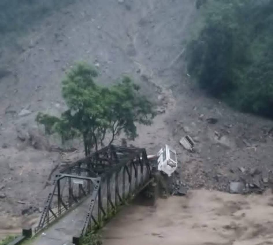 उत्तराखंड:रुद्रप्रयाग के बसुकेदार व चमोली के देवाल में फटा बादल