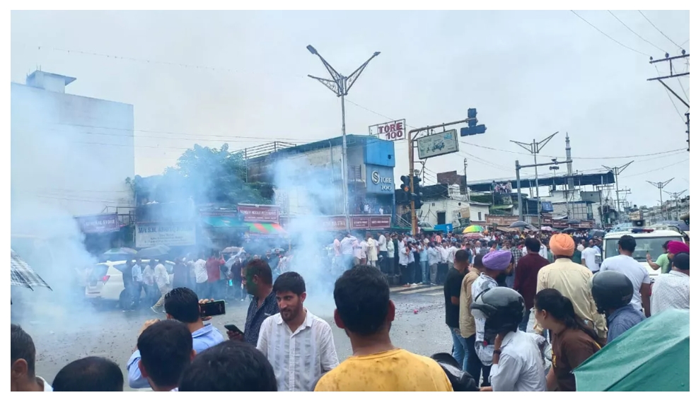 Uttarakhand Panchyat Chunav: देहरादून जिला पंचायत में कांग्रेस का कब्जा, जीत के जश्न में डूबी; आतिशबाजी का दौर जारी