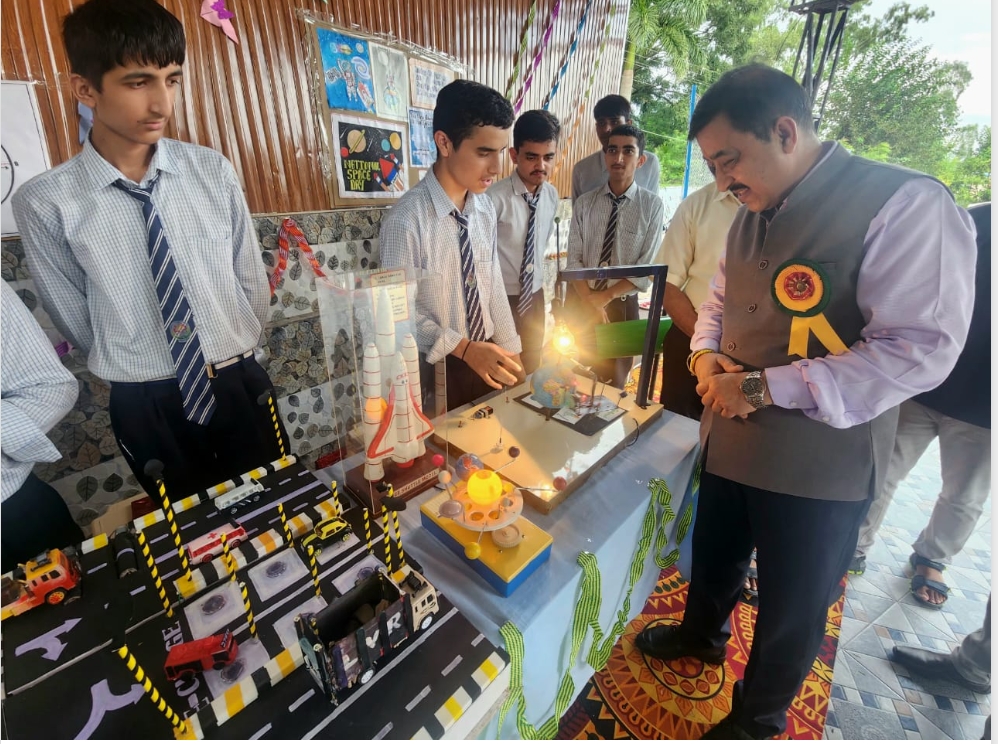 अंतरिक्ष क्षेत्र में एक के बाद एक उपलब्धियाँ हासिल करना भारत और उसके वैज्ञानिकों का स्वाभाविक गुण बन गया है : कश्यप