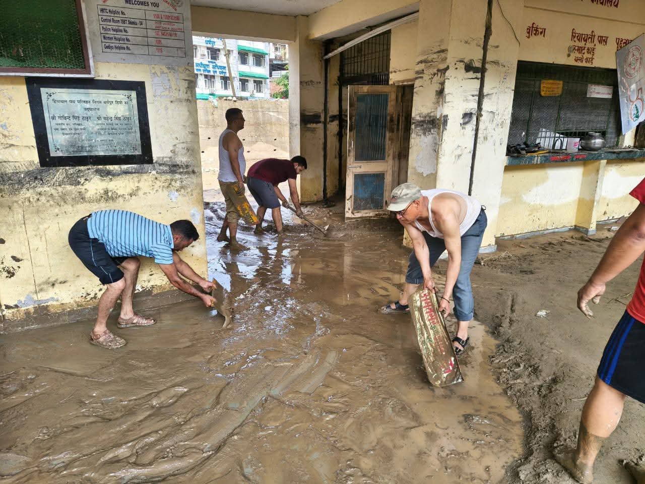 धर्मपुर में आपदा प्रभावितों को 13.60 लाख रुपए की फौरी राहत वितरित – एसडीएम