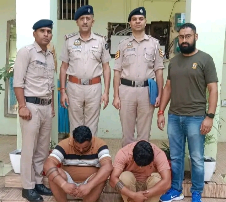 धोखे से एटीएम कार्ड बदल पैसे निकालने वाले दो आरोपियों को सोलन पुलिस ने हरियाणा के कैथल से किया गिरफ्तार